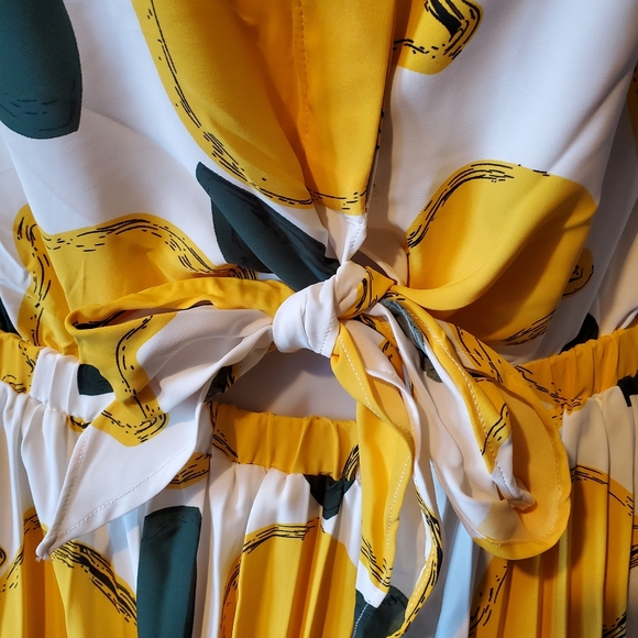 *HOST PICK!* L'ATISTE Lemon Print Maxi Dress - Picture 5 of 11